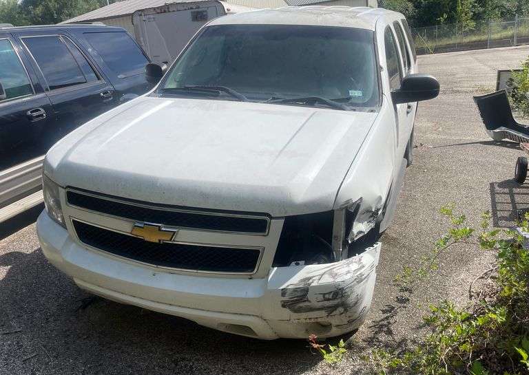 2013 Chevrolet Tahoe - VIN: 1GNLC2E08DR192589