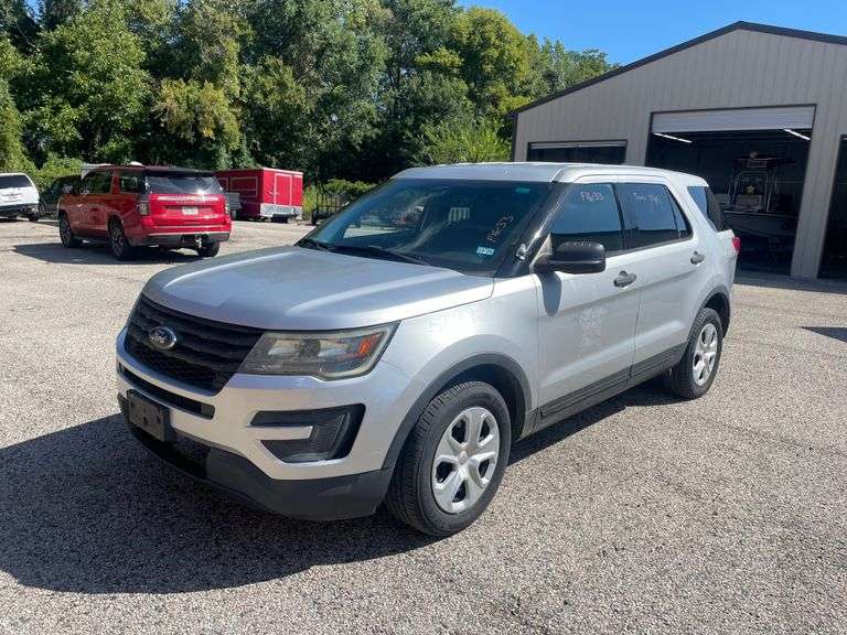 2016 Ford Explorer Police Interceptor - VIN: 1FM5K8AR8GGB44792