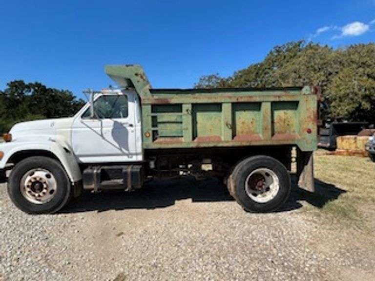 1999 Ford F800 Dump Truck - VIN: 3FEWF80C7XMA02201