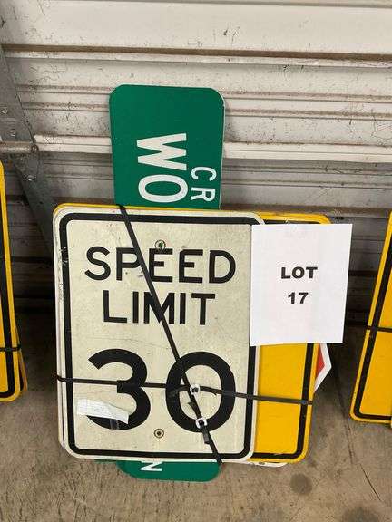 8 Used Road Signs