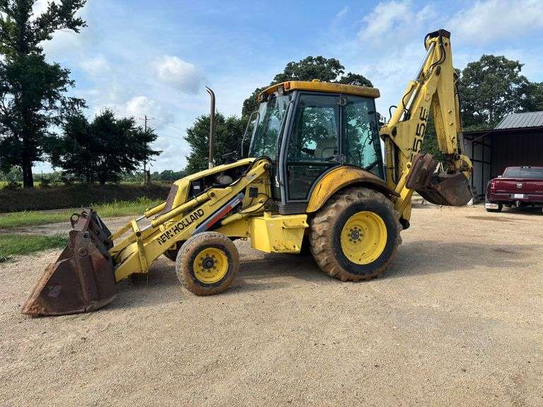 NEW HOLLAND 555E BACKHOE - SER: 031027391