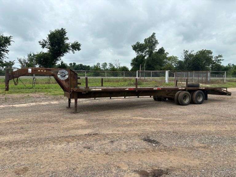 GOOSENECK TRAILER