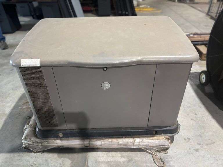 GE GENERATOR MODEL: 040377 - SER:1020225031