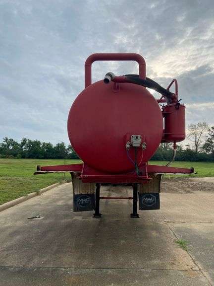 2001 PIONEER TANKER TRAILER - VIN: 1P9TA432111260391