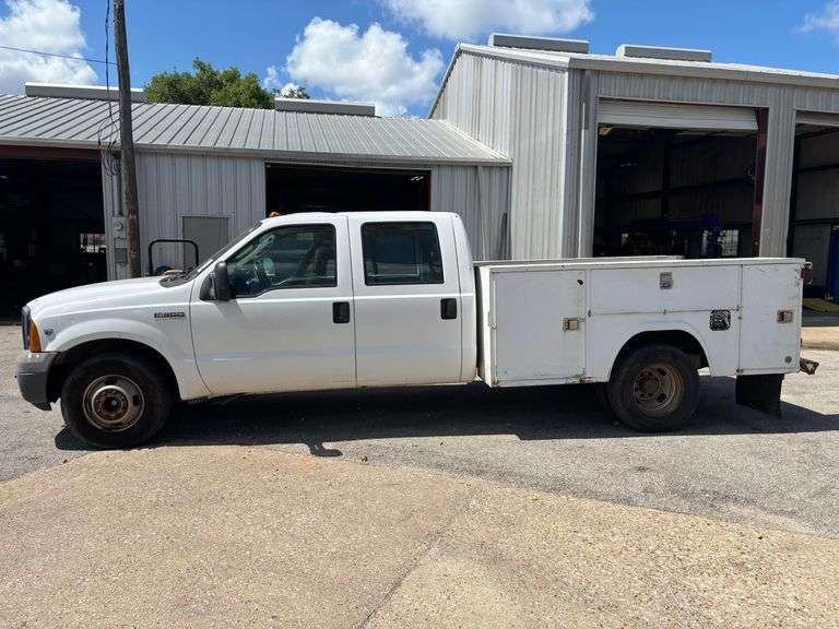 2006 FORD F-350 TRUCK - VIN: 1FDWW36Y66EA57348