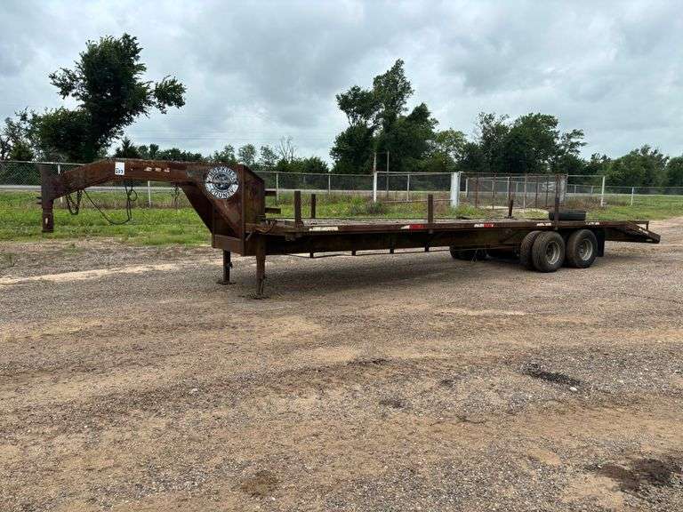 GOOSENECK TRAILER