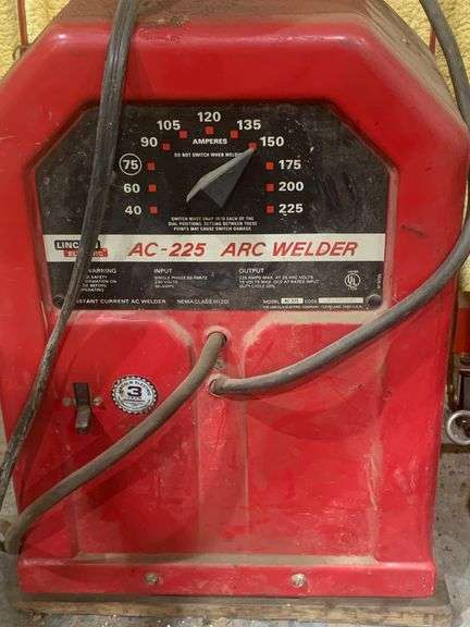 LINCOLN AC-225 ARC WELDER