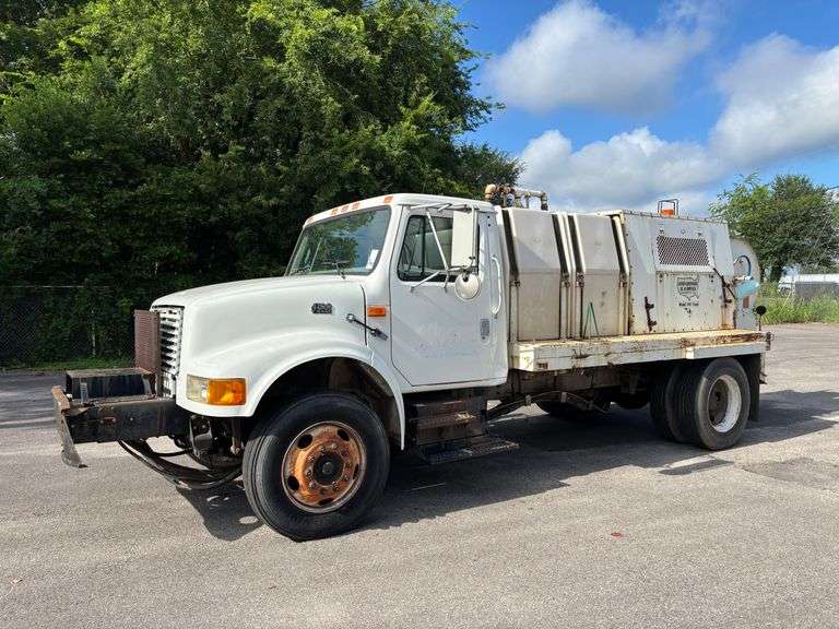 2000 INTERNATIONAL 4700 JETTER TRUCK - VIN: 1HTSCABM4YH269303