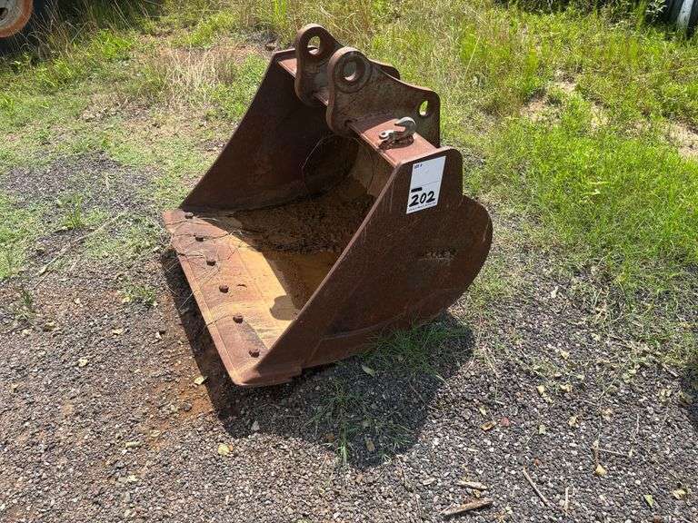 36" BACKHOE BUCKET