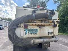 2014 INTERNATIONAL DURASTAR SWEEPER TRUCK - VIN: 1HTJTSKN2EH485043
