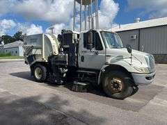 2014 INTERNATIONAL DURASTAR SWEEPER TRUCK - VIN: 1HTJTSKN2EH485043