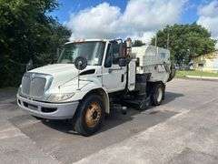 2014 INTERNATIONAL DURASTAR SWEEPER TRUCK - VIN: 1HTJTSKN2EH485043