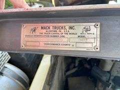 2001 MACK CH613 DUMP TRUCK - VIN: 1M1AA14Y31W136502