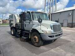 2014 INTERNATIONAL DURASTAR SWEEPER TRUCK - VIN: 1HTJTSKN2EH485043