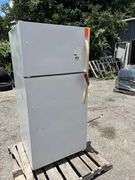 SEARS & ROEBUCK REFRIGERATOR - SER: BA83747240