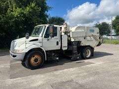 2014 INTERNATIONAL DURASTAR SWEEPER TRUCK - VIN: 1HTJTSKN2EH485043