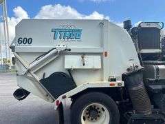 2014 INTERNATIONAL DURASTAR SWEEPER TRUCK - VIN: 1HTJTSKN2EH485043