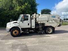 2014 INTERNATIONAL DURASTAR SWEEPER TRUCK - VIN: 1HTJTSKN2EH485043