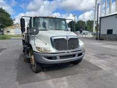 2014 INTERNATIONAL DURASTAR SWEEPER TRUCK - VIN: 1HTJTSKN2EH485043