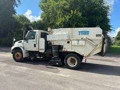 2014 INTERNATIONAL DURASTAR SWEEPER TRUCK - VIN: 1HTJTSKN2EH485043