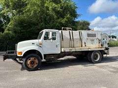 2000 INTERNATIONAL 4700 JETTER TRUCK - VIN: 1HTSCABM4YH269303