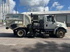 2014 INTERNATIONAL DURASTAR SWEEPER TRUCK - VIN: 1HTJTSKN2EH485043