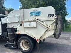 2014 INTERNATIONAL DURASTAR SWEEPER TRUCK - VIN: 1HTJTSKN2EH485043