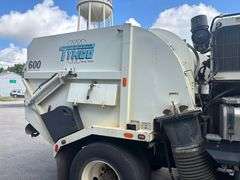 2014 INTERNATIONAL DURASTAR SWEEPER TRUCK - VIN: 1HTJTSKN2EH485043