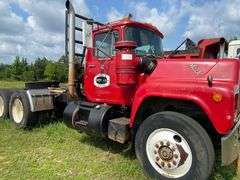 1983 MACK TRACTOR TRUCK - VIN: 1M2N187Y5DA604022