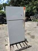 SEARS & ROEBUCK REFRIGERATOR - SER: BA83747240