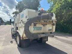 2014 INTERNATIONAL DURASTAR SWEEPER TRUCK - VIN: 1HTJTSKN2EH485043