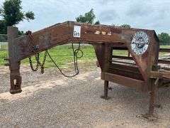 GOOSENECK TRAILER