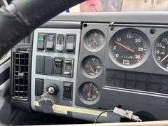2000 FREIGHTLINER BOX TRUCK / AMBULANCE - VIN: 1FV3GFBD8YHG79659