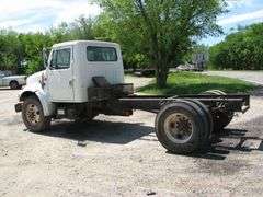 2001 INTERNATIONAL 4700 CAB & CHASSIS. VIN: 1HTSCABM11H311416