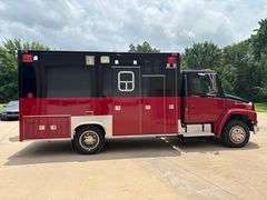 2000 FREIGHTLINER BOX TRUCK / AMBULANCE - VIN: 1FV3GFBD8YHG79659