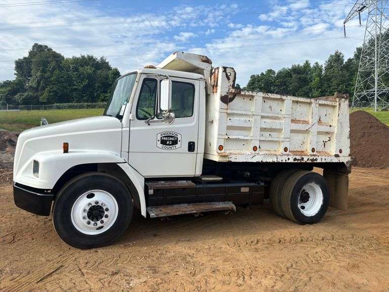 2000 FREIGHTLINER DUMP TRUCK - VIN: 1FUWJJCB0YHB84990