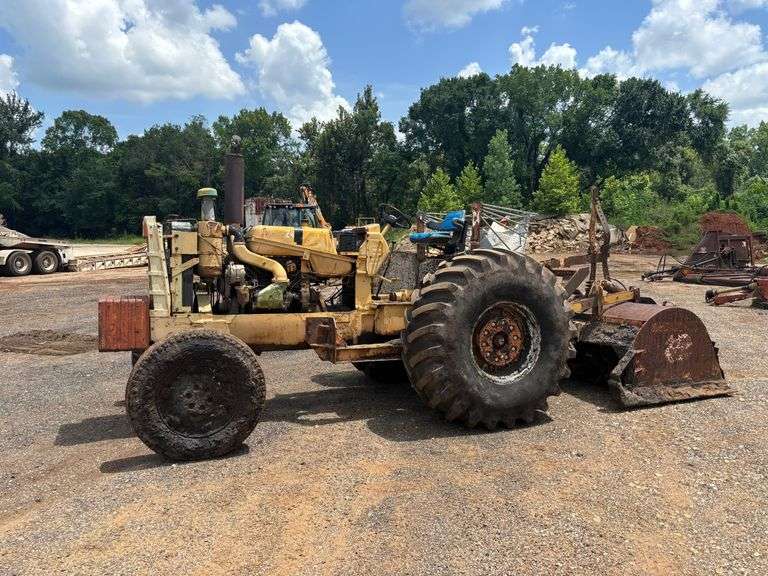 OLIVER TRACTOR - SER: 163638A