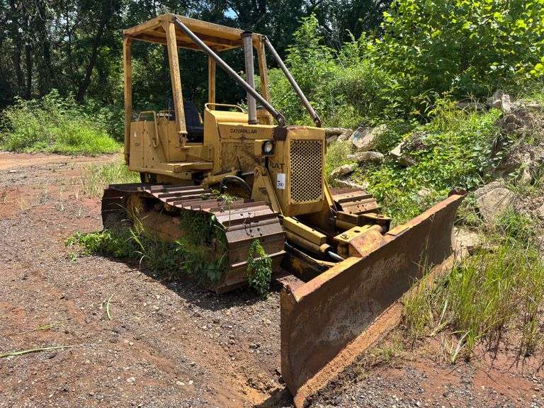 CATERPILLAR D3B DOZER - SER: 24Y01334