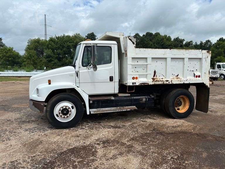 2001 FREIGHTLINER DUMP TRUCK - VIN: 1FUBBXAK61HB85584