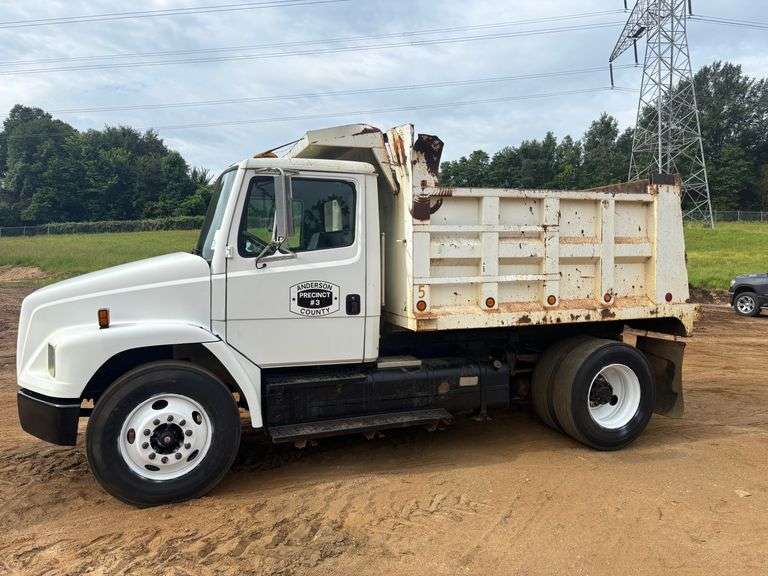 2000 FREIGHTLINER DUMP TRUCK - VIN: 1FUWJJCB7YHB85277