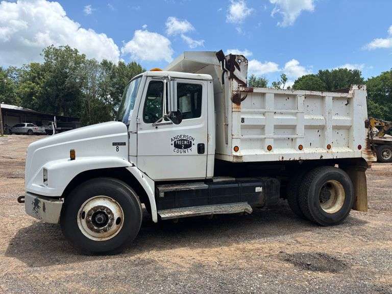 2000 FREIGHTLINER DUMP TRUCK - VIN: 1FUWJJCB7YHB85019