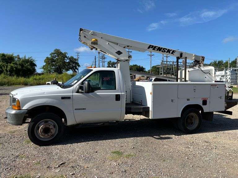 2001 FORD F-450 BUCKET TRUCK - VIN: 1FDXF46F21EA28608