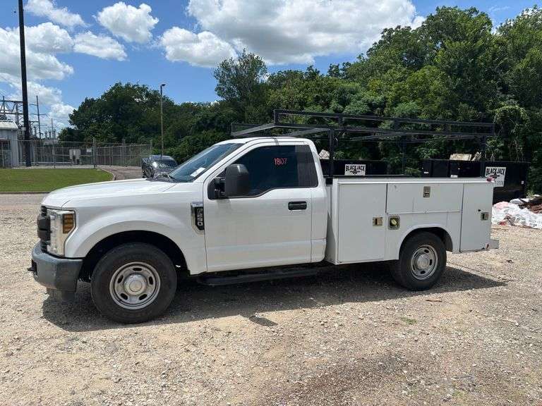 2018 FORD F-250 TRUCK - VIN: 1BTBF2A6XJEC11135