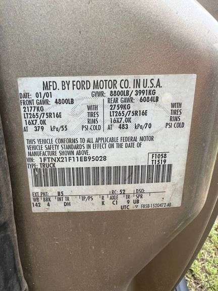 2001 FORD F-250 4x4 TRUCK - VIN: 1FTNX21F11EB95028