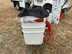 1999 INTERNATIONAL 4700 BUCKET TRUCK - VIN: 1HTSCABP0XH595401