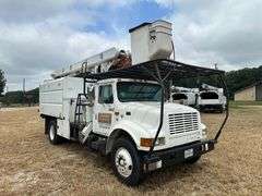 1999 INTERNATIONAL 4700 BUCKET TRUCK - VIN: 1HTSCABP0XH595401