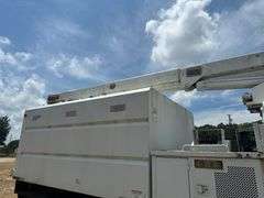 2002 GMC BUCKET TRUCK - VIN: 1GDP7H1E72J506422