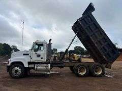 2007 MACK CNH613 DUMP TRUCK - VIN: 1M2AJ06YX7N006427