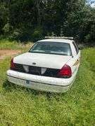 2000 FORD CROWN VICTORIA - VIN: 2FAFP71W0YX208223