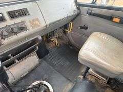 2000 FREIGHTLINER DUMP TRUCK - VIN: 1FUWJJCB7YHB85277
